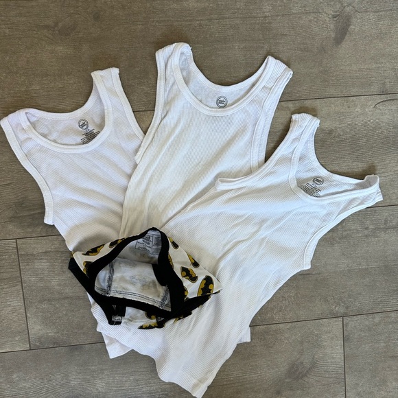 2T/3T Toddler Boy White tank Under Shirts & Batman Undies bundle - Picture 8 of 8